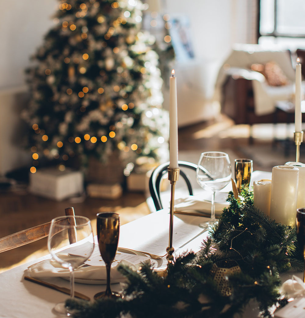Kalėdų interjero puošyba ir Kūčių stalo puošyba nendrėmis ir žvakėmis 