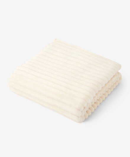 Kreminės spalvos pledas